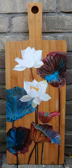 Boeket bijzondere bloemen op hout 21 x 43/56 cm.